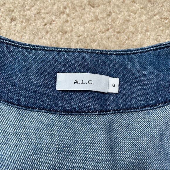 A.L.C. Cropped Chambray Deep V Neck Top Size 0 - Picture 5 of 6